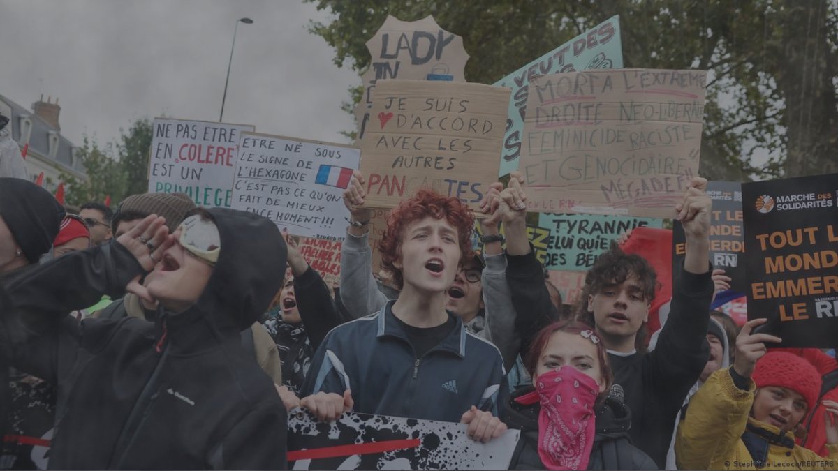 France Fields 70,000 Officers as Cost-of-Living Unrest Sweeps Cities
